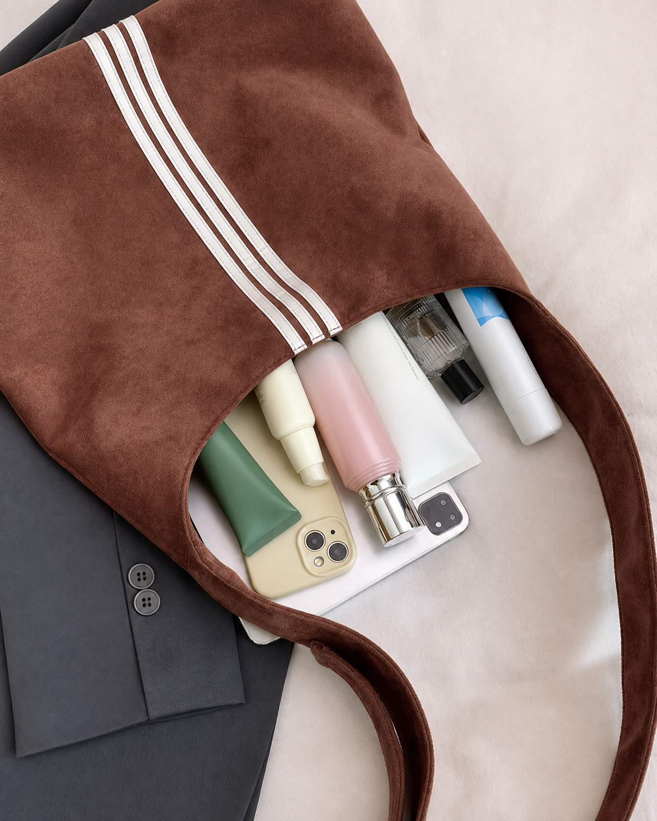 Ruime donkerbruine Sorelll schoudertas met dagelijkse essentials